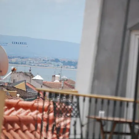 Rossio Downtown Terrace Apartment *